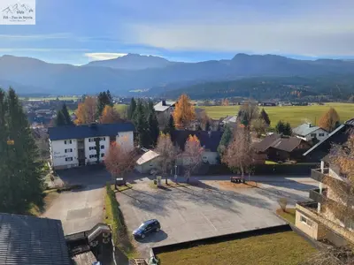 Ein allgemeiner Bergblick oder ein Berglick von der Ferienwohnung aus