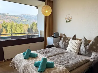 Ein allgemeiner Bergblick oder ein Berglick von der Ferienwohnung aus