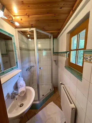 Ein Badezimmer in der Unterkunft Zirbenhütte