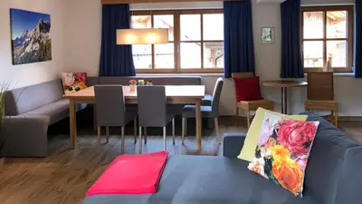 Ein Sitzbereich in der Unterkunft Appartement Schwab Ski in-Ski out by Schladmingurlaub