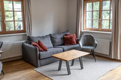Ein Sitzbereich in der Unterkunft Dorfplatzl Loft