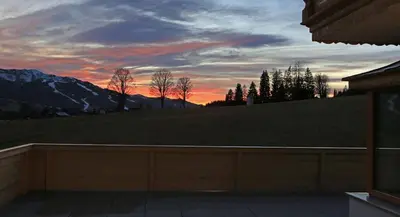 Ein allgemeiner Bergblick oder ein Berglick von der Ferienwohnung aus