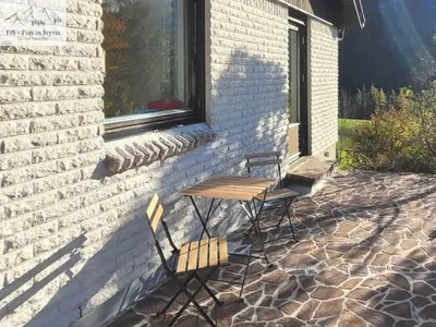 Das Gebäude in dem sich das Ferienhaus befindet