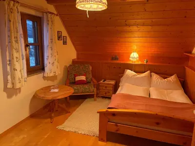 Ein Sitzbereich in der Unterkunft Ferienhaus s'Mosern