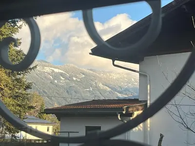 Ein allgemeiner Bergblick oder ein Berglick von der Ferienwohnung aus