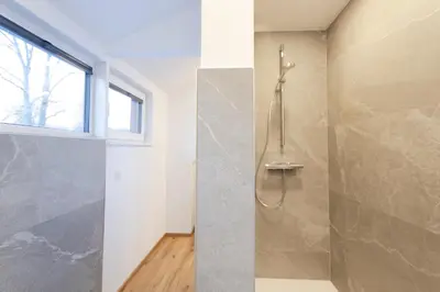 Ein Badezimmer in der Unterkunft Appartements Gasthaus Eichholzer