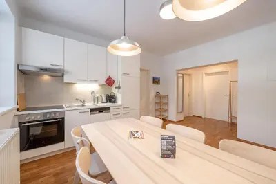 Küche/Küchenzeile in der Unterkunft Alpine Zeitgeist Apartment - by myNests