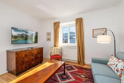 Ein Sitzbereich in der Unterkunft Alpine Zeitgeist Apartment - by myNests