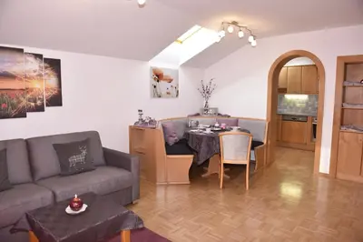 Ein Sitzbereich in der Unterkunft Haus Sonnenschein Mariapfarr