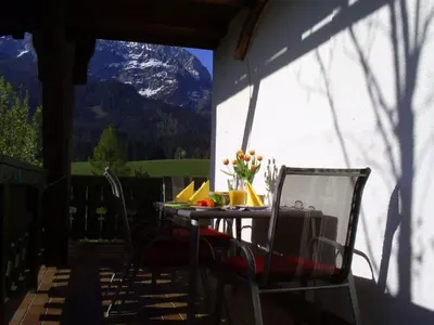 Ein allgemeiner Bergblick oder ein Berglick von der Ferienwohnung aus