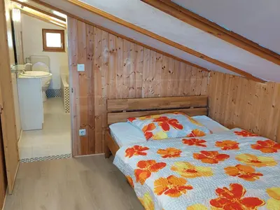 Ein Bett oder Betten in einem Zimmer der Unterkunft Holiday Home Haus Traunsee-Blick by Interhome