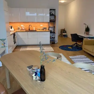 A bright spacious & convenient 2 brm TownHouse