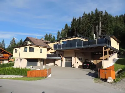 Das Gebäude in dem sich die Ferienwohnung befindet