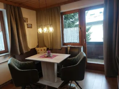Ein Sitzbereich in der Unterkunft Appartement Hödlmoser