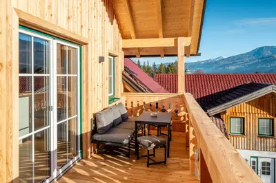Ein allgemeiner Bergblick oder ein Berglick von der Ferienwohnung aus
