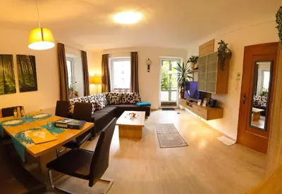 Ein Sitzbereich in der Unterkunft Apartment Haus Braumandl