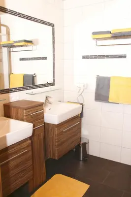 Ein Bett oder Betten in einem Zimmer der Unterkunft Familien-Bauernhof Neumoar