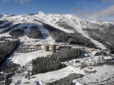 Ein allgemeiner Bergblick oder ein Berglick von der Ferienwohnung aus