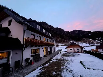 Ein allgemeiner Bergblick oder ein Berglick von der Ferienwohnung aus