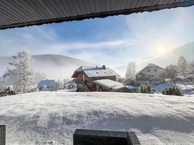 Ein allgemeiner Bergblick oder ein Berglick von der Ferienwohnung aus