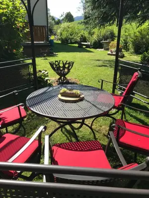 Ein Garten an der Unterkunft Alpengasthof Grobbauer