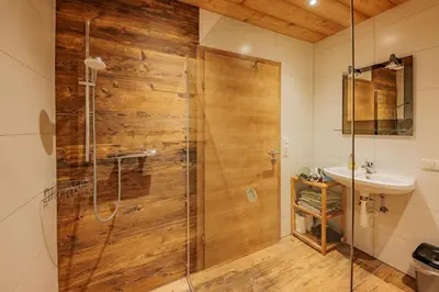 Ein Badezimmer in der Unterkunft Ferienwohnung Grabnergang am Wolfgangsee