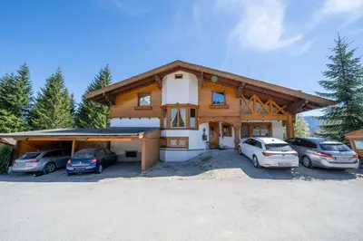 Das Gebäude in dem sich die Ferienwohnung befindet