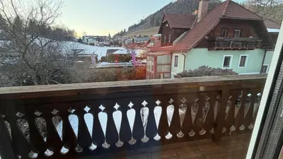 Ein allgemeiner Bergblick oder ein Berglick von der Ferienwohnung aus