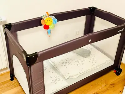 Ein Bett oder Betten in einem Zimmer der Unterkunft Gemütliches Zimmer im Herzen von Gröbming Küche und Bad zur Mitbenutzung