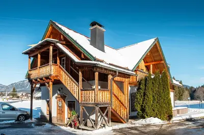 Ein allgemeiner Bergblick oder ein Berglick von der Ferienwohnung aus