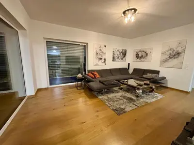 Ein Sitzbereich in der Unterkunft Luxus Ferienhaus mit grossem Garten in ruhiger Gegend