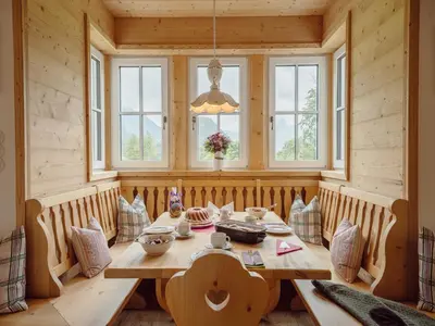 Ein Sitzbereich in der Unterkunft Chalet in Grundlsee near Ski Slopes
