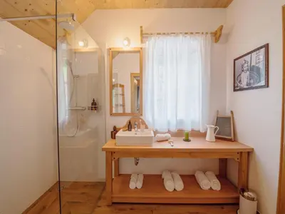 Ein Badezimmer in der Unterkunft Chalet in Grundlsee near Ski Slopes