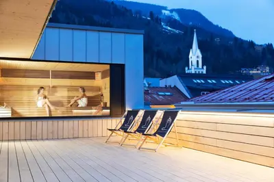 Ein allgemeiner Bergblick oder ein Berglick von des Hotels aus