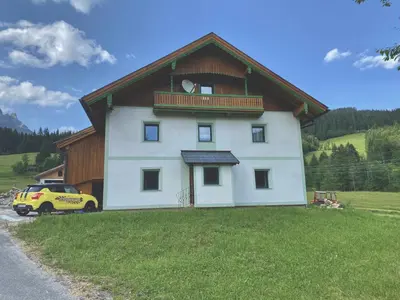 Das Gebäude in dem sich die Ferienwohnung befindet
