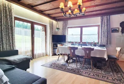 Ein Sitzbereich in der Unterkunft Almliesl KRIS-750