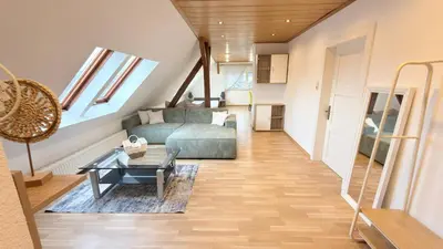 Ein Sitzbereich in der Unterkunft Großzügige Wohnung - 1 Minute zum Pferdezentrum