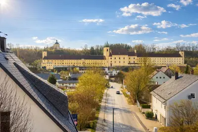Das Gebäude in dem sich die Ferienwohnung befindet