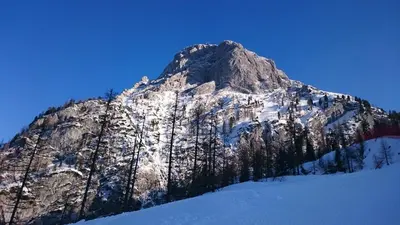 Ein allgemeiner Bergblick oder ein Berglick von der Ferienwohnung aus