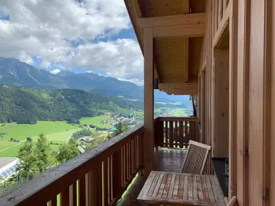 Ein allgemeiner Bergblick oder ein Berglick von der Ferienwohnung aus
