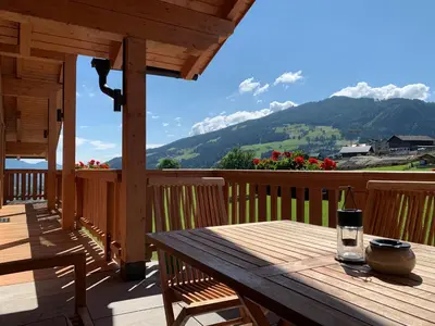 Ein allgemeiner Bergblick oder ein Berglick von der Ferienwohnung aus