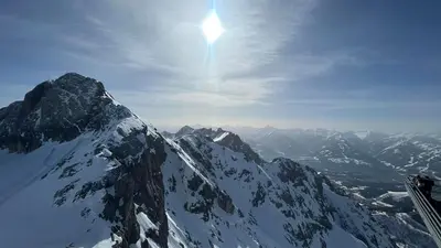 Ein allgemeiner Bergblick oder ein Berglick von der Pension aus