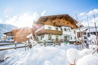 Ein allgemeiner Bergblick oder ein Berglick von der Ferienwohnung aus