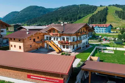 Ein allgemeiner Bergblick oder ein Berglick von der Ferienwohnung aus