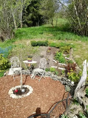 Ein Garten an der Unterkunft Haus Anneliese