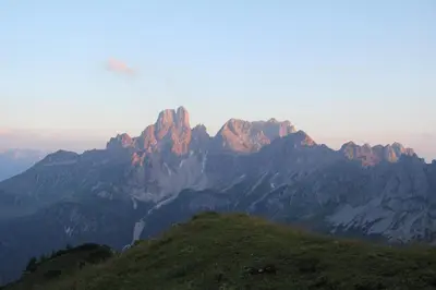 Ein allgemeiner Bergblick oder ein Berglick von der Pension aus