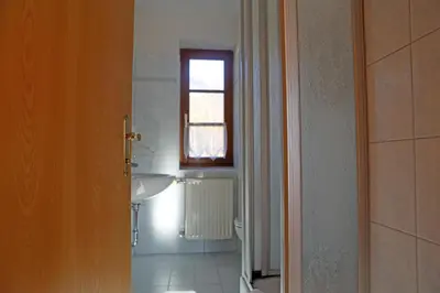 Ein Badezimmer in der Unterkunft Haus Leopold