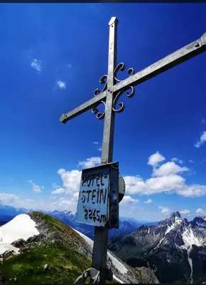Ein allgemeiner Bergblick oder ein Berglick von der Ferienwohnung aus