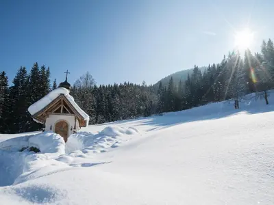 Sprawling Mansion near Ski Area in Salzburg im Winter