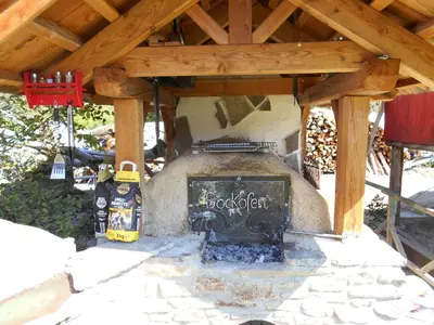 Ein für Gäste verfügbarer Grill in der Ferienwohnung